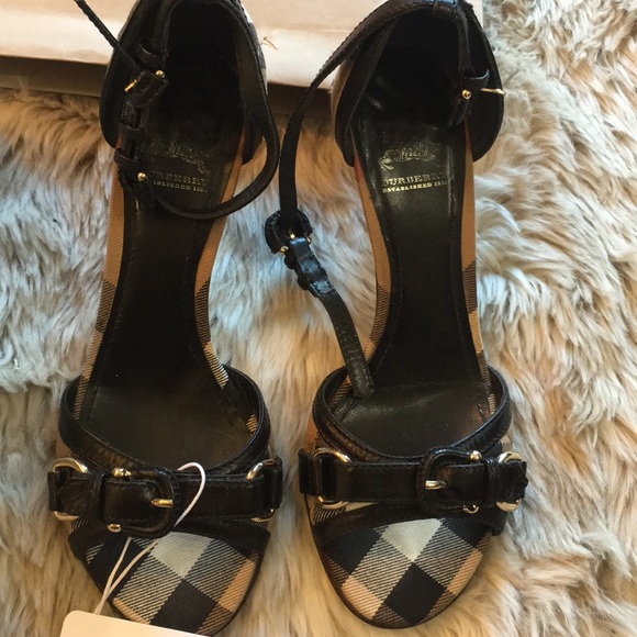 Burberry Shoes - BURBERRY SANDAL SIZE 36 ITALY